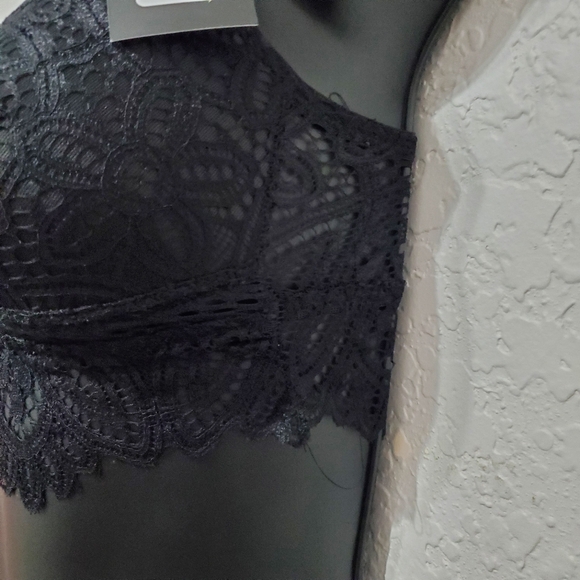 Frederick's of Hollywood Finley Black Lace Padded Bralette Bra Size M - Picture 4 of 7